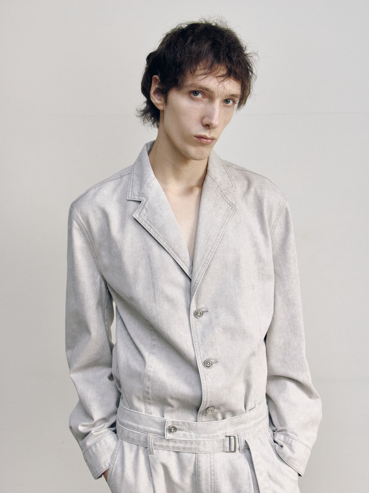 HOURGLASS DENIM TAILORED JACKET — ASH BEIGE — men half