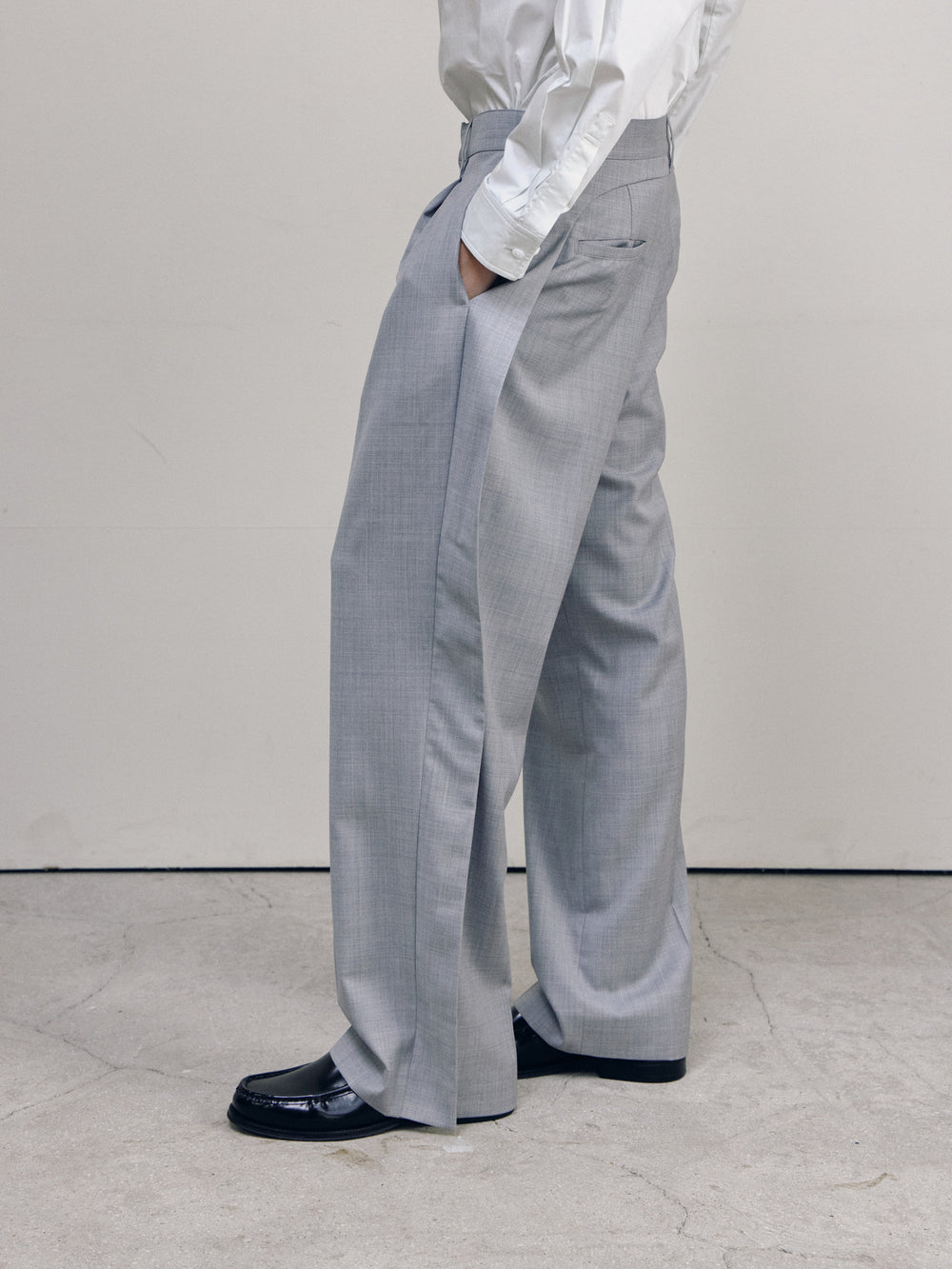 CURVED PANEL PANTS — men half