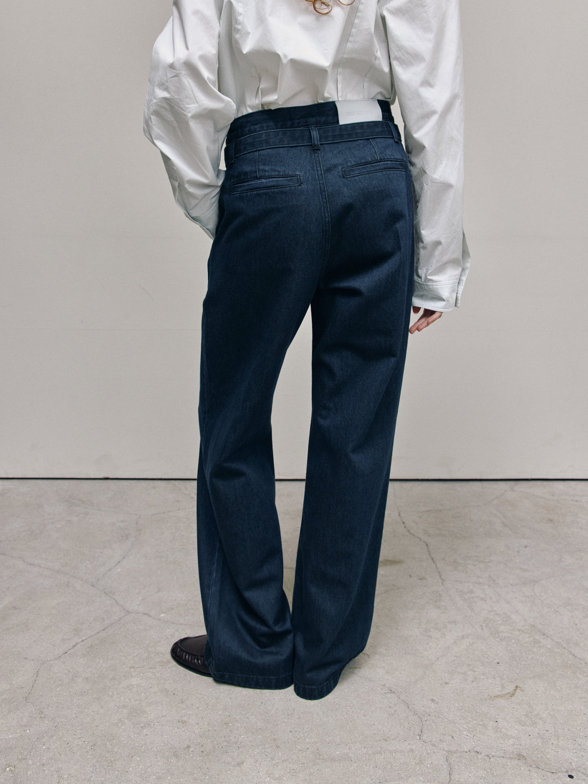 BELT STRAIGHT DENIM TROUSERS — TEAL BLUE — WOMEN HALF BODY