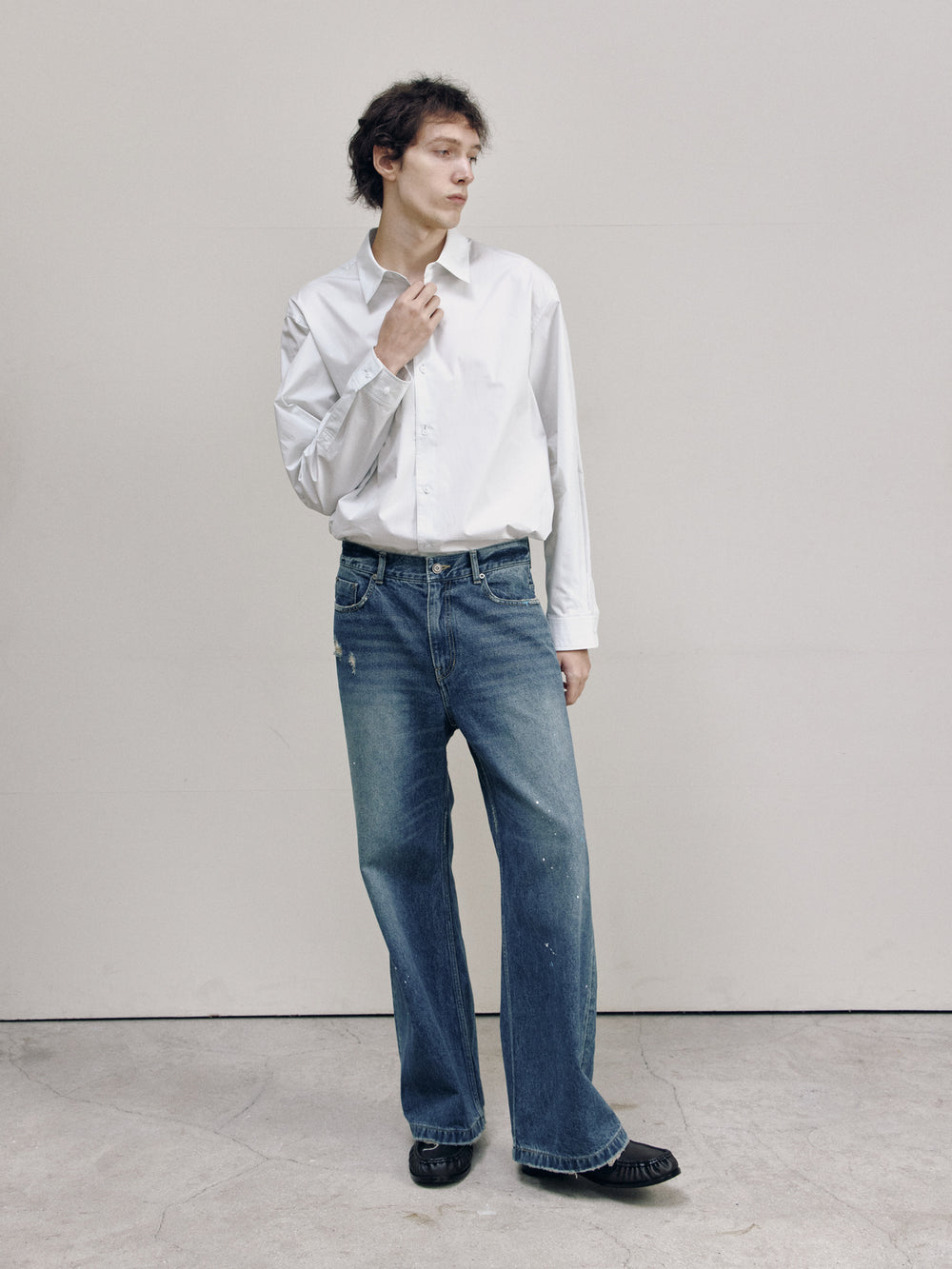 SEMI FLARE DENIM PANTS — TEAL BLUE — MEN FREE POSE