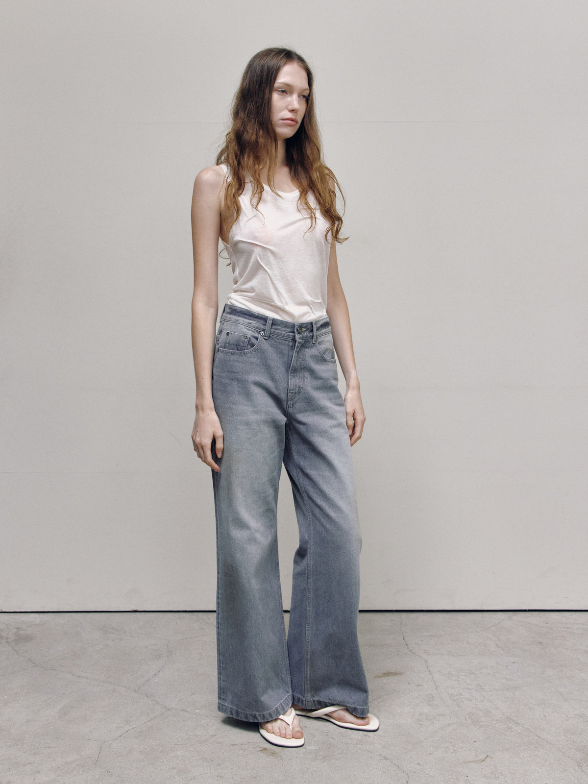 SEMI FLARE DENIM PANTS — DIRTY GREY — WOMEN 45 DEGREE