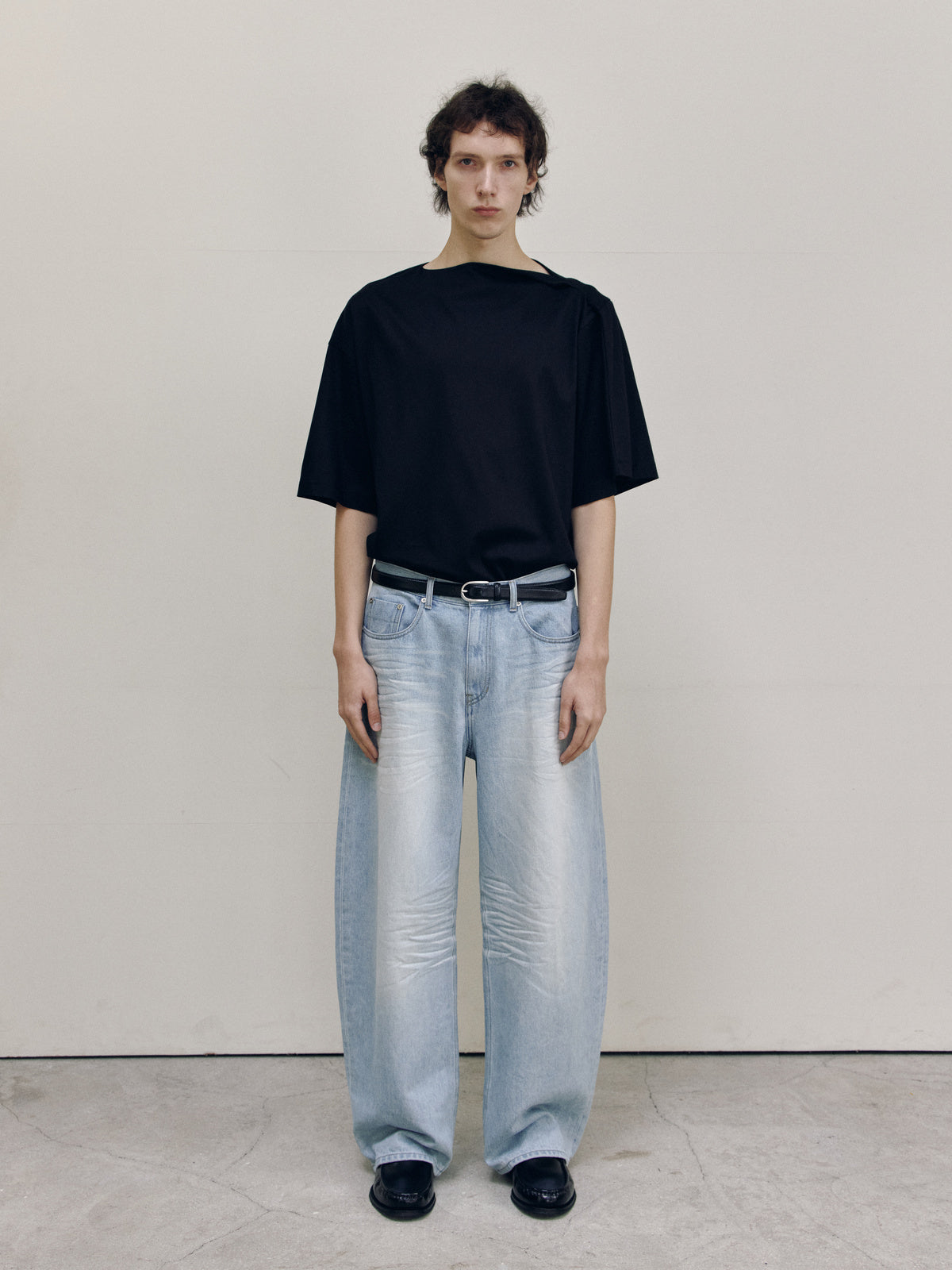 CURVED BARREL DENIM PANTS — ASH LIGHT BLUE — MEN FULL FRONT