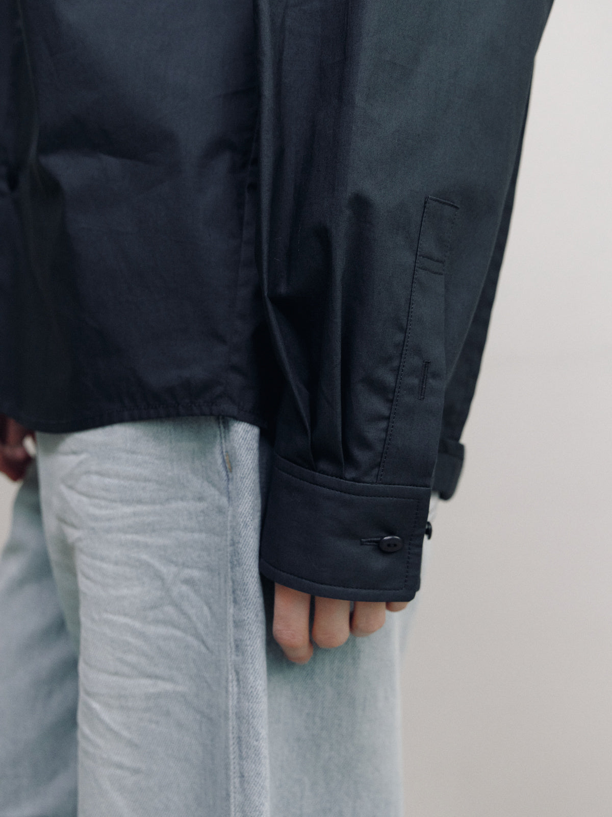 SEMI OVERFIT BASIC SHIRT — women detail