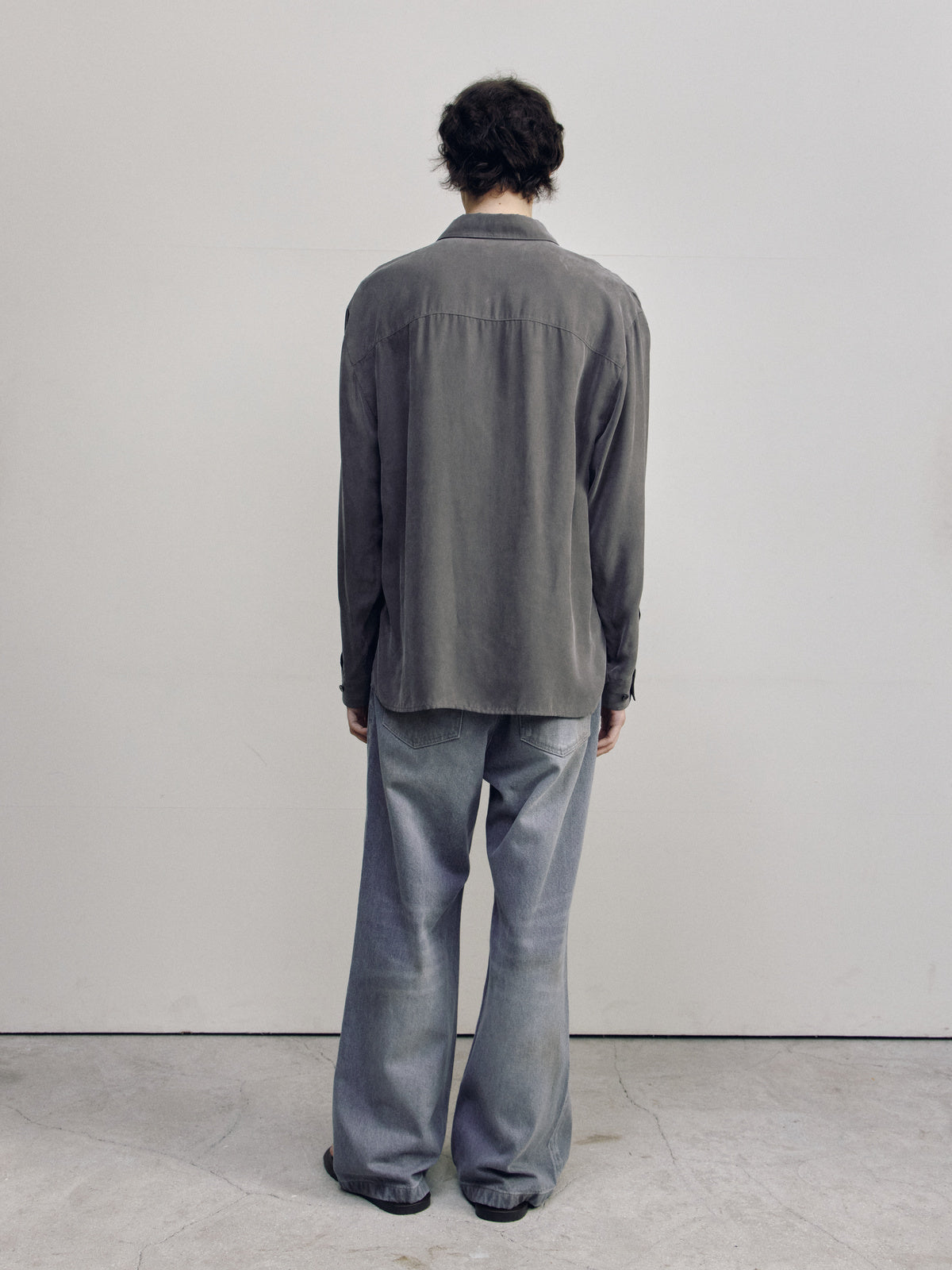 CUPRO DRAPE FLUID SHIRT — men back