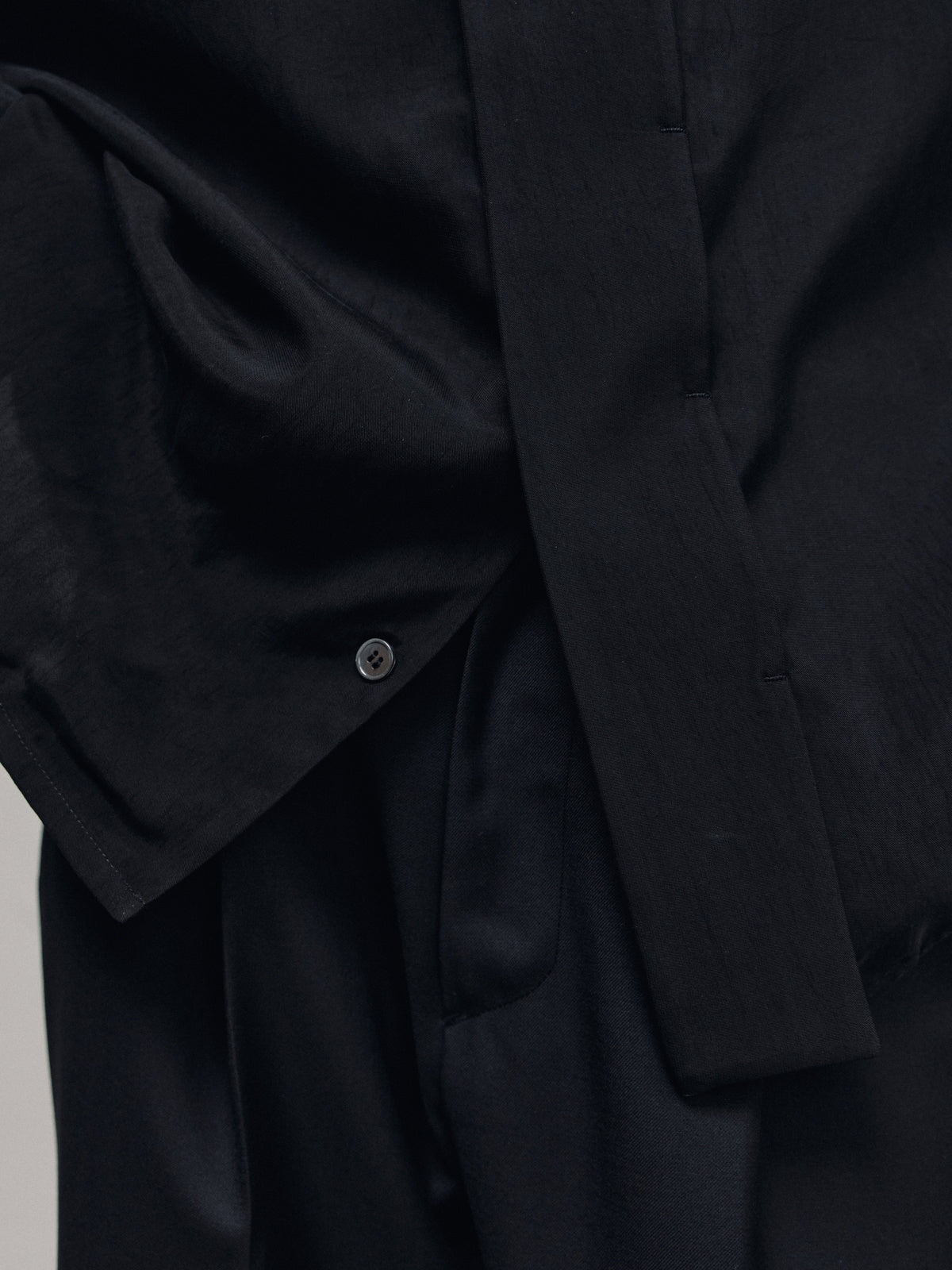 CUPRO DRAPE FLUID SHIRT — women detail